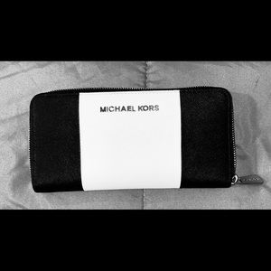 Michael Kors wallet - black and white with silver